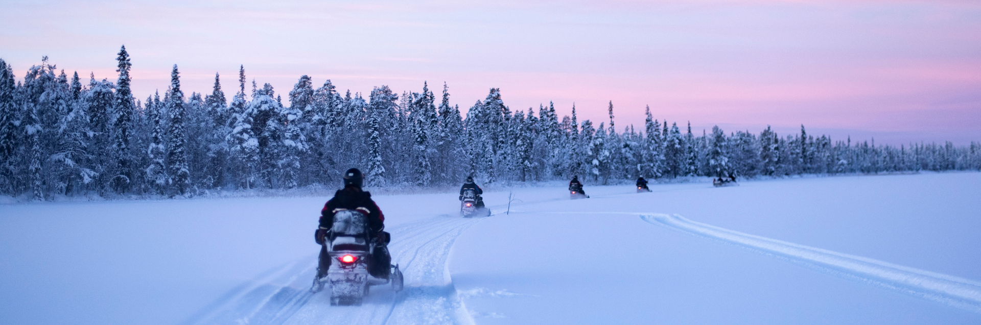 Lapland huisje in Äkäslompolo - sneeuwscooter