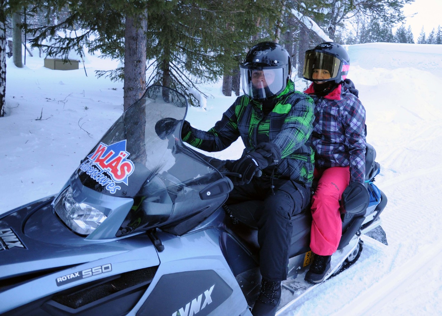 Sneeuwscooter-in-Fins-Lapland