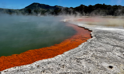 Bij Rotorua Champagne Pool - Hoogtepunten Nieuw-Zeeland